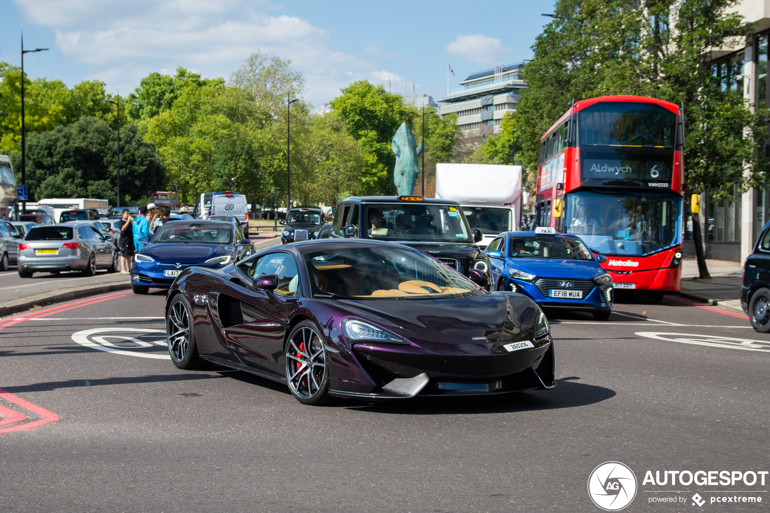 McLaren 570S