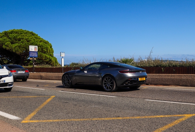 Aston Martin DB11