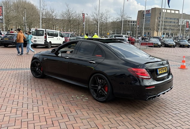 Mercedes-AMG E 63 S W213