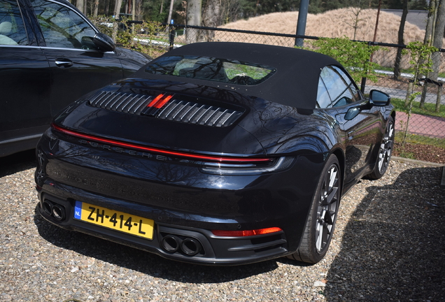 Porsche 992 Carrera 4S Cabriolet