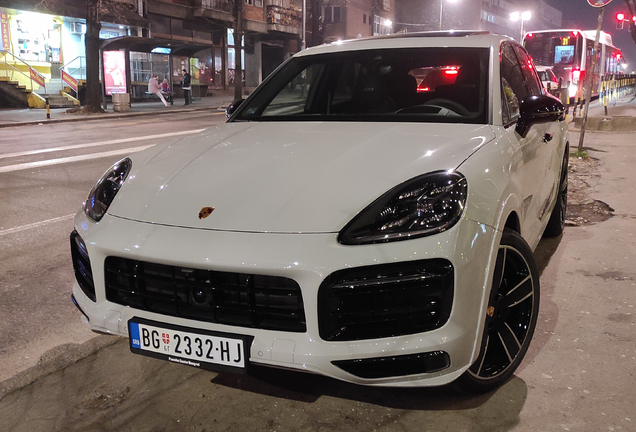 Porsche 9YA Cayenne GTS