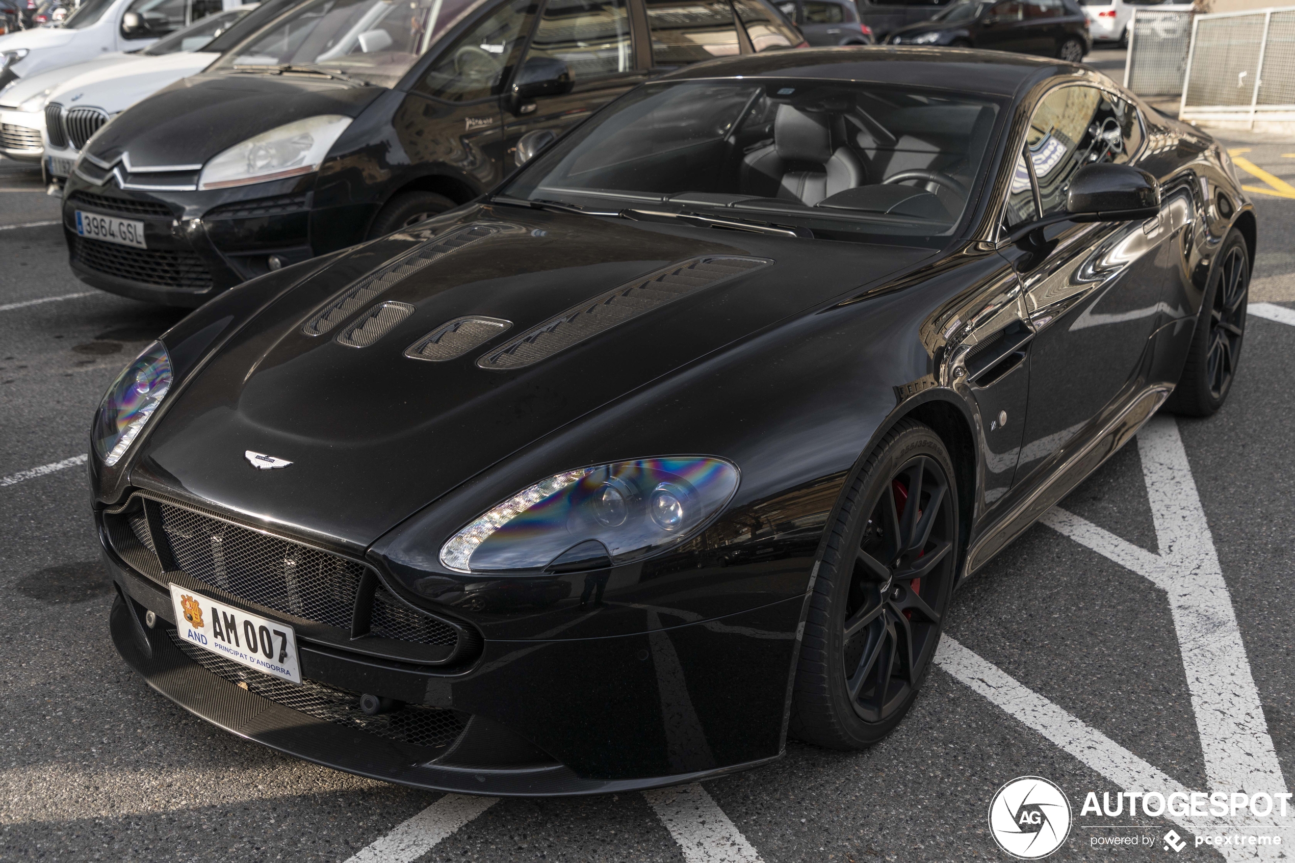 Aston Martin V12 Vantage S