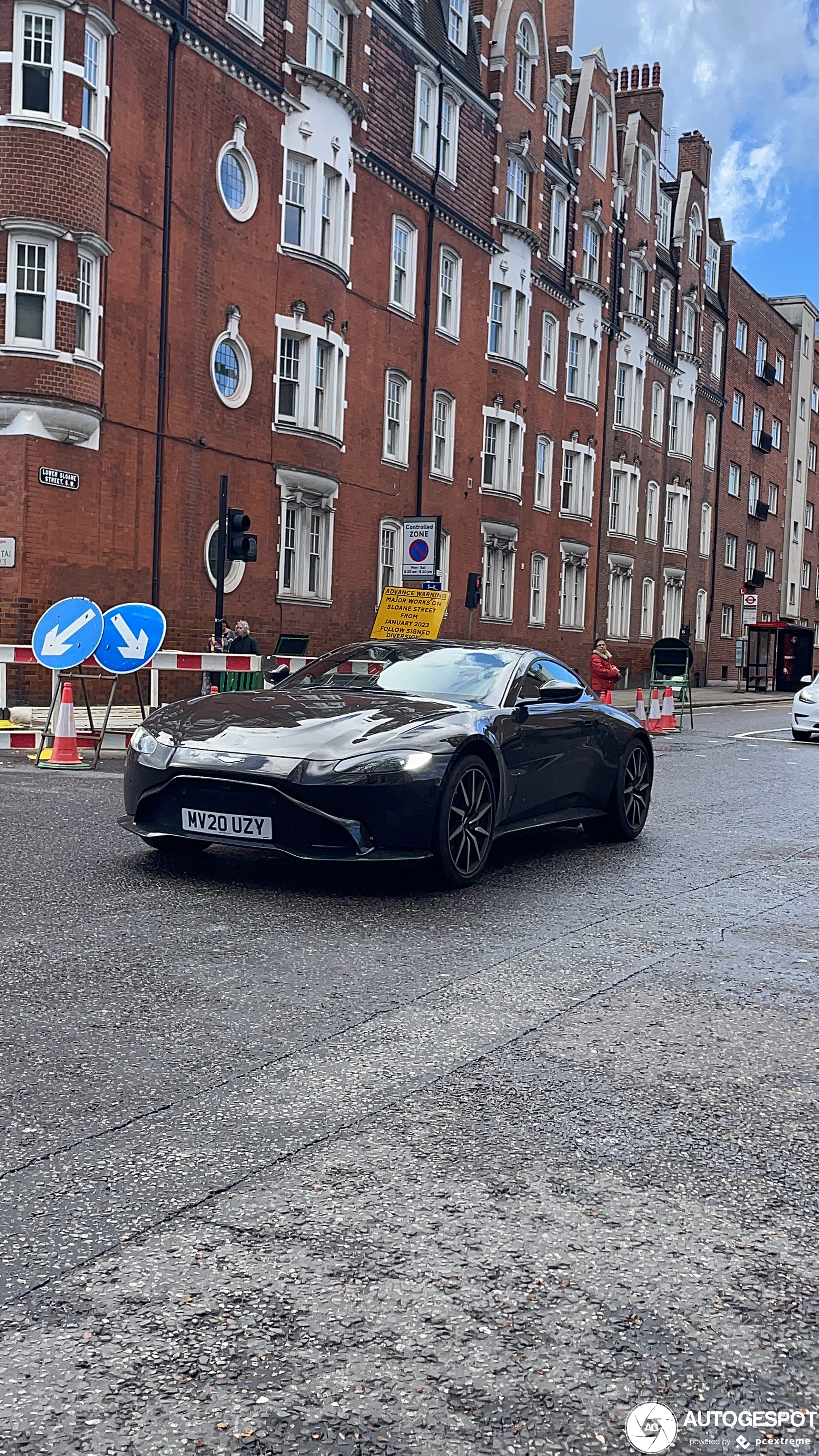 Aston Martin V8 Vantage 2018