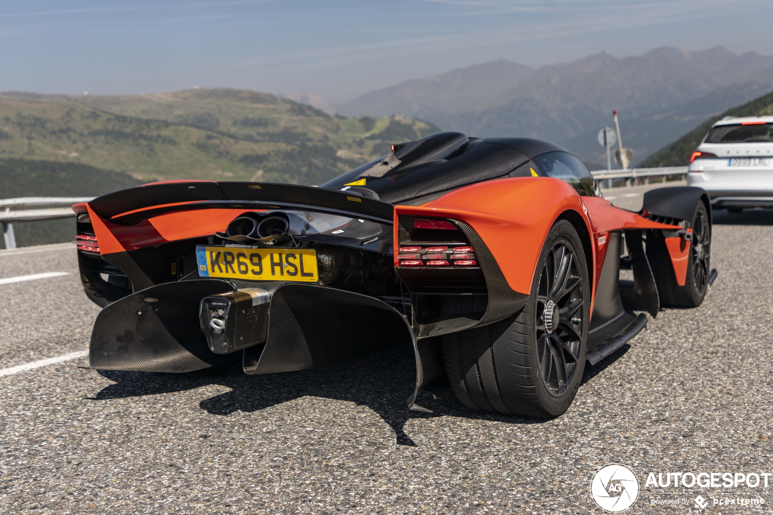 Aston Martin Valkyrie is from another planet