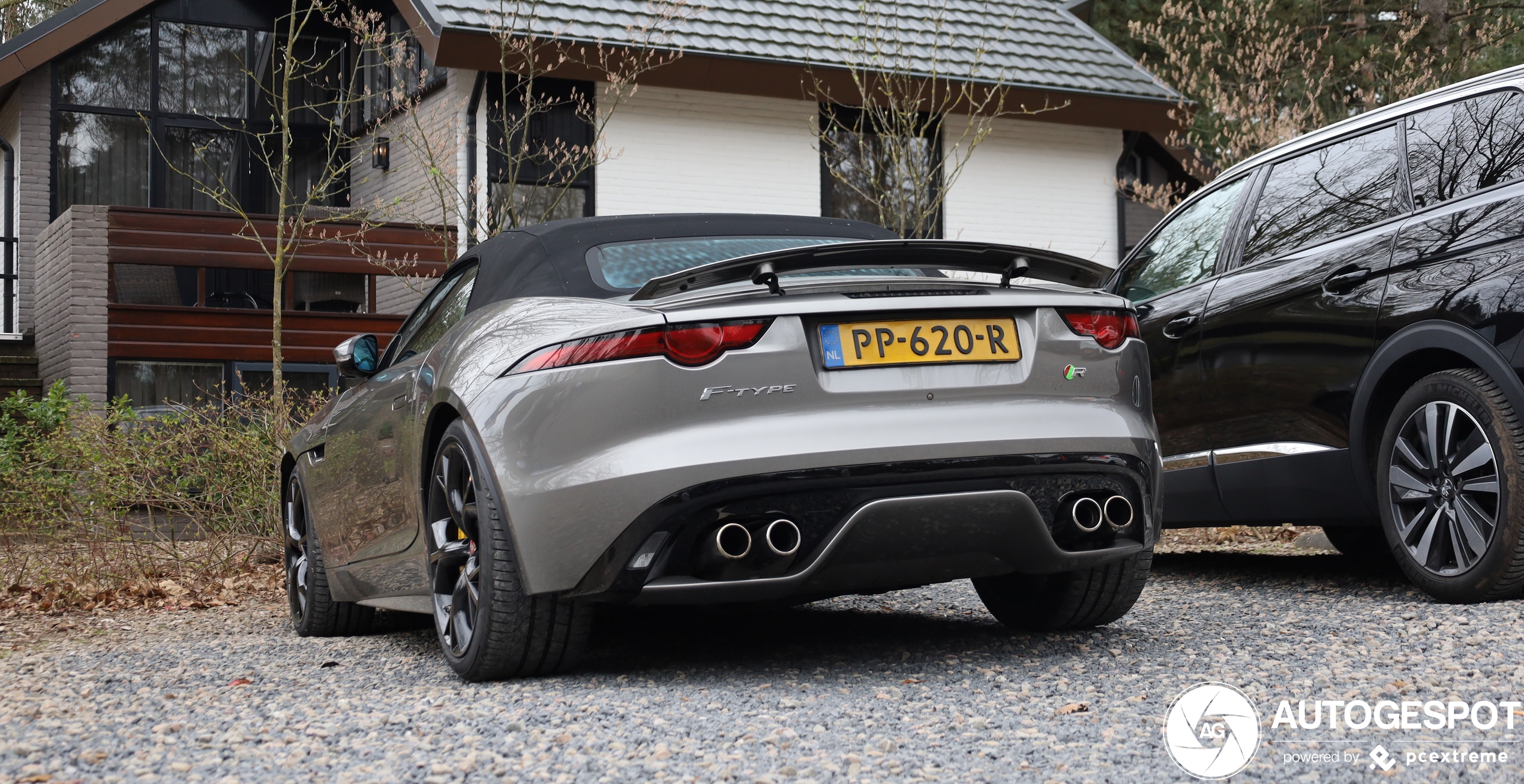 Jaguar F-TYPE R Convertible 2017