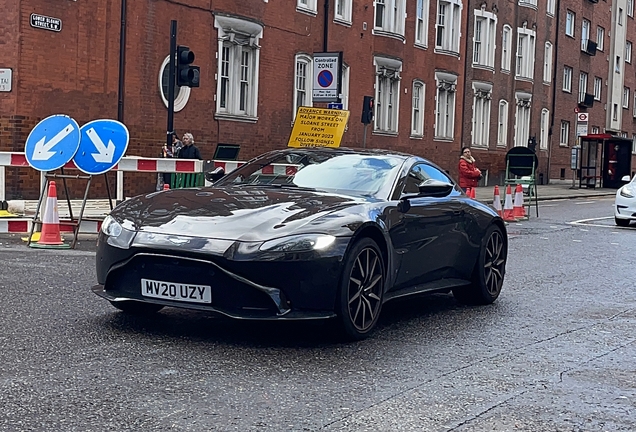 Aston Martin V8 Vantage 2018