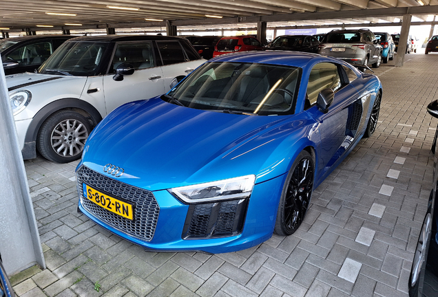 Audi R8 V10 Plus 2015