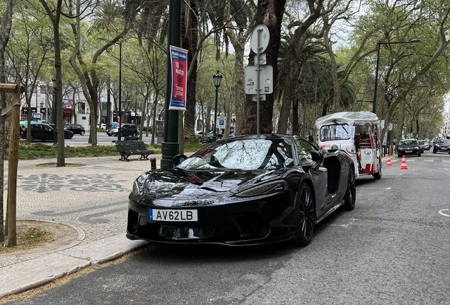 McLaren GT