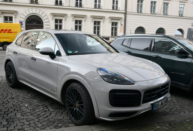 Porsche 9YA Cayenne GTS