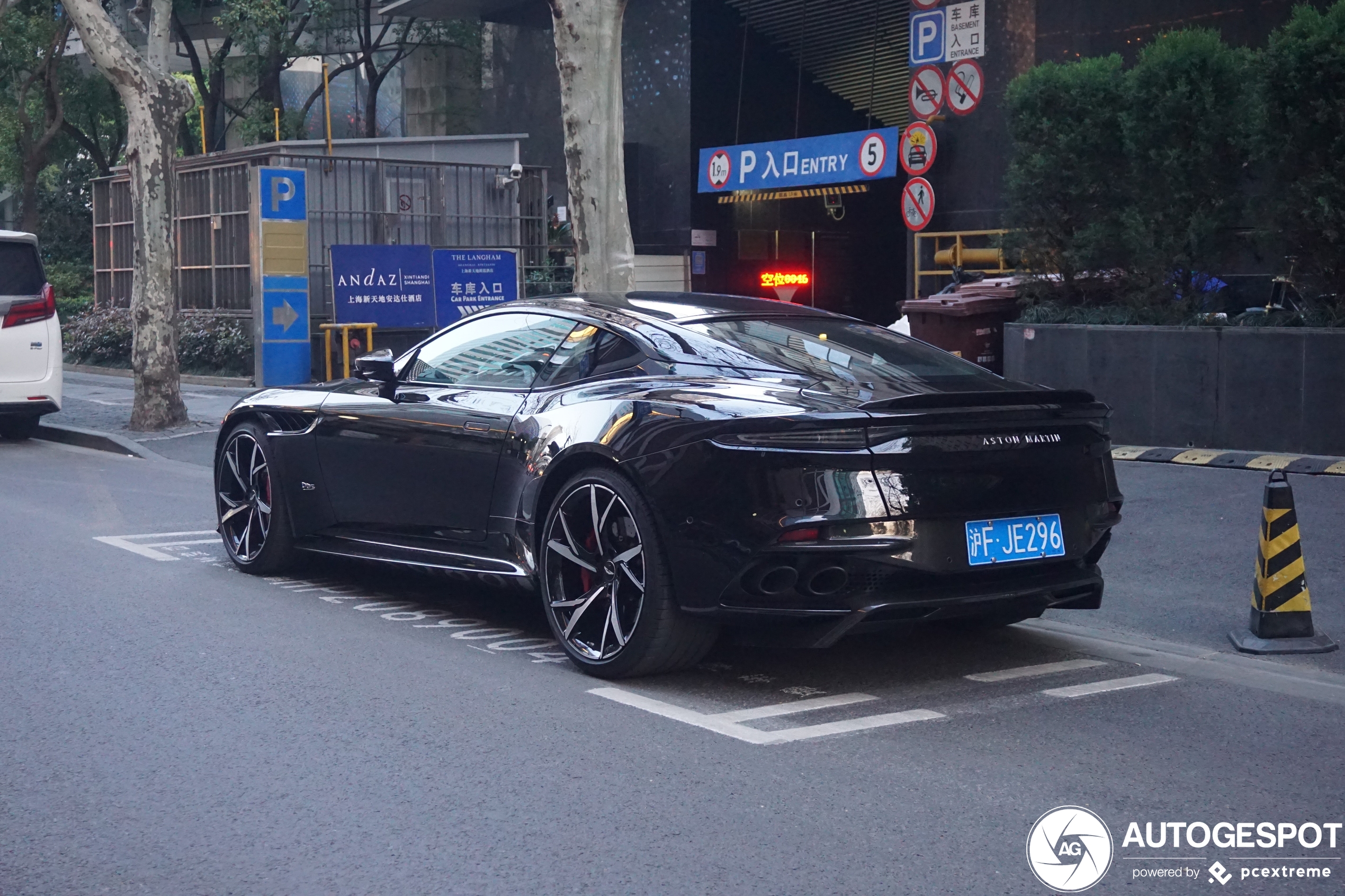 Aston Martin DBS Superleggera