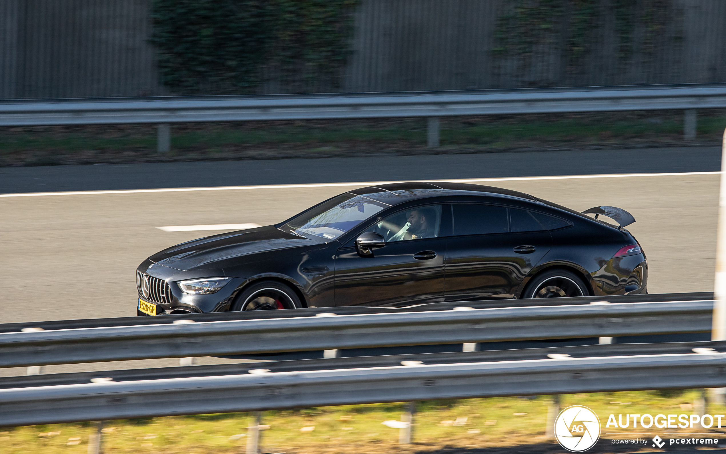 Mercedes-AMG GT 63 S X290