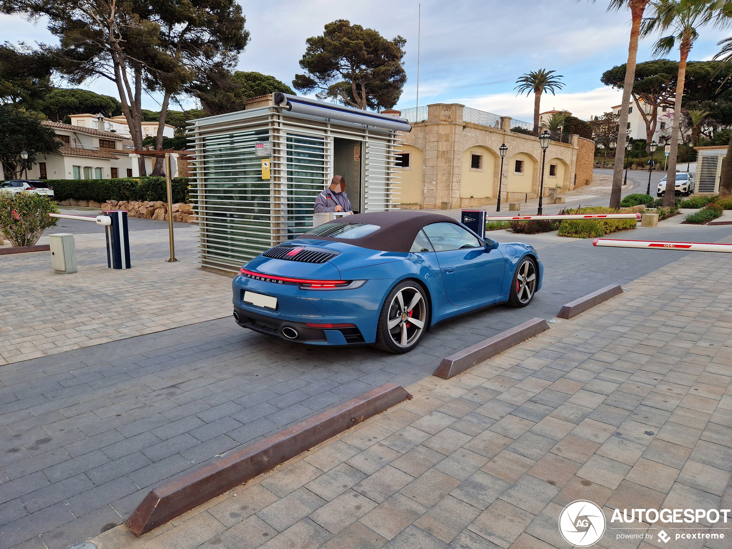 Porsche 992 Carrera 4S Cabriolet