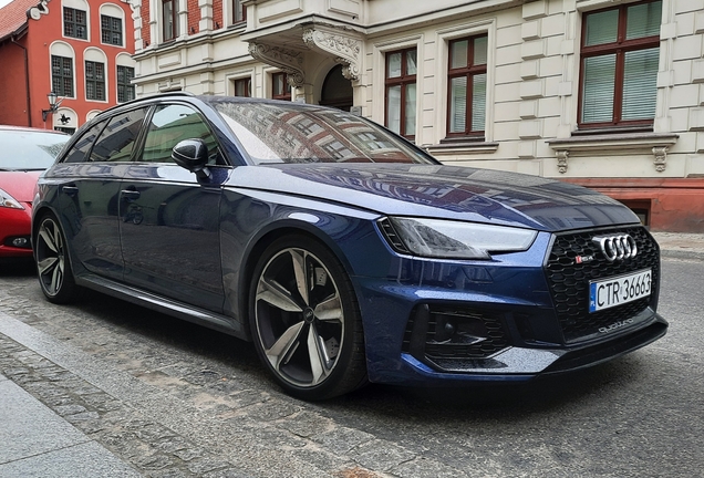 Audi RS4 Avant B9