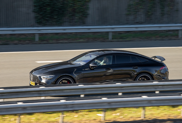 Mercedes-AMG GT 63 S X290