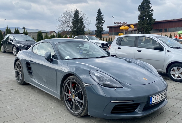 Porsche 718 Cayman S