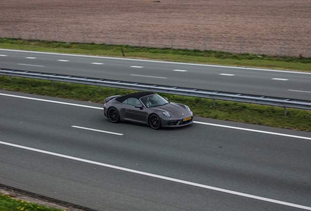 Porsche 992 Carrera 4S Cabriolet