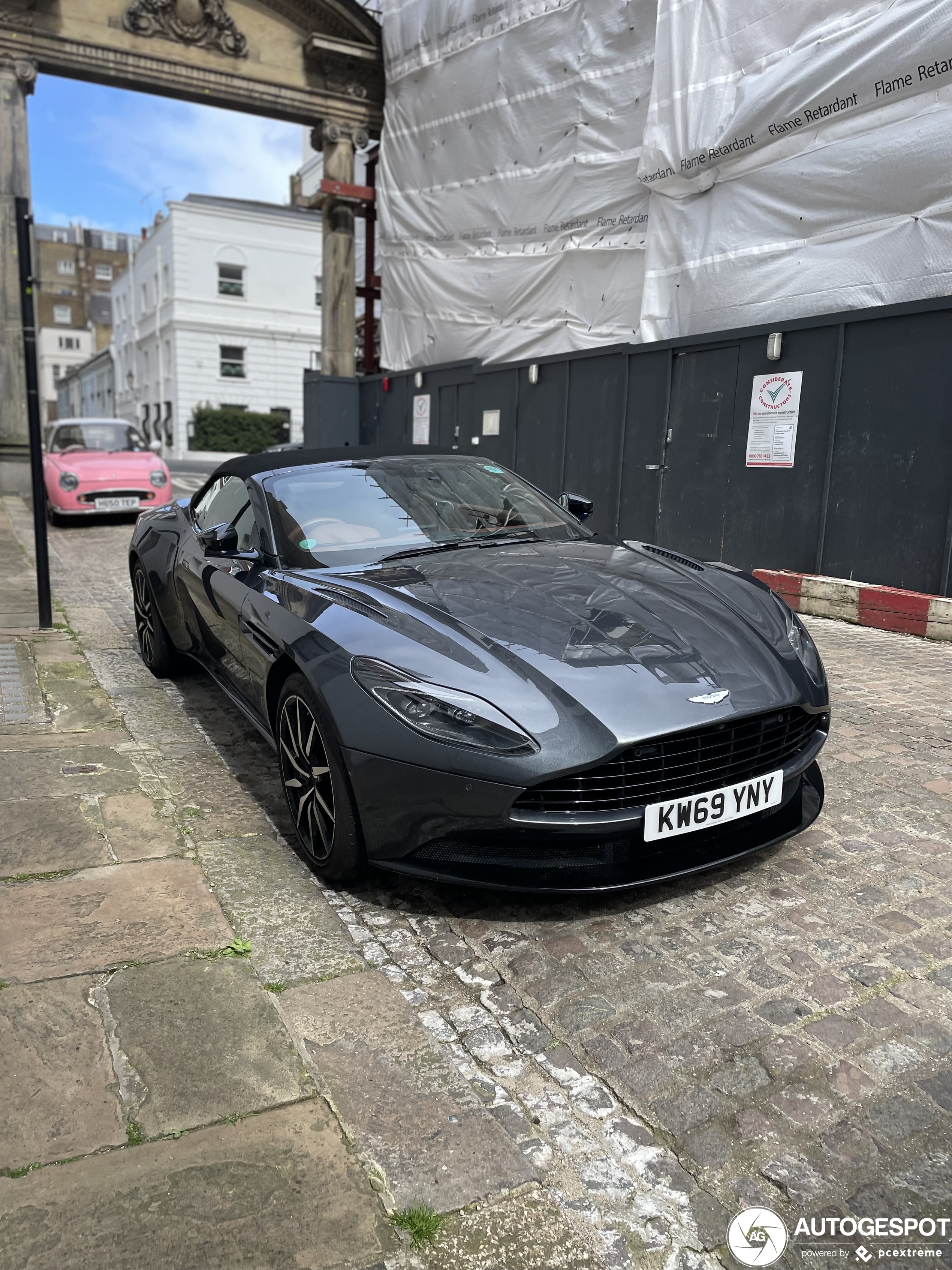 Aston Martin DB11 V8 Volante