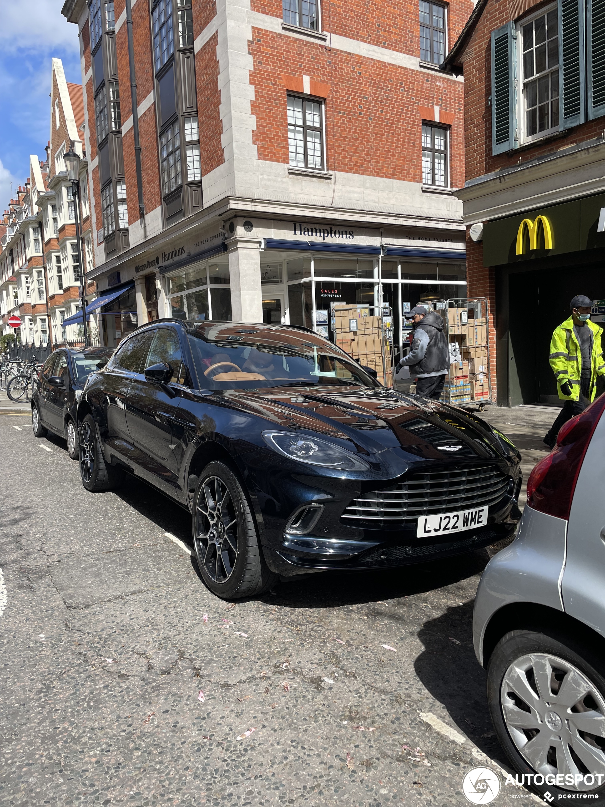 Aston Martin DBX