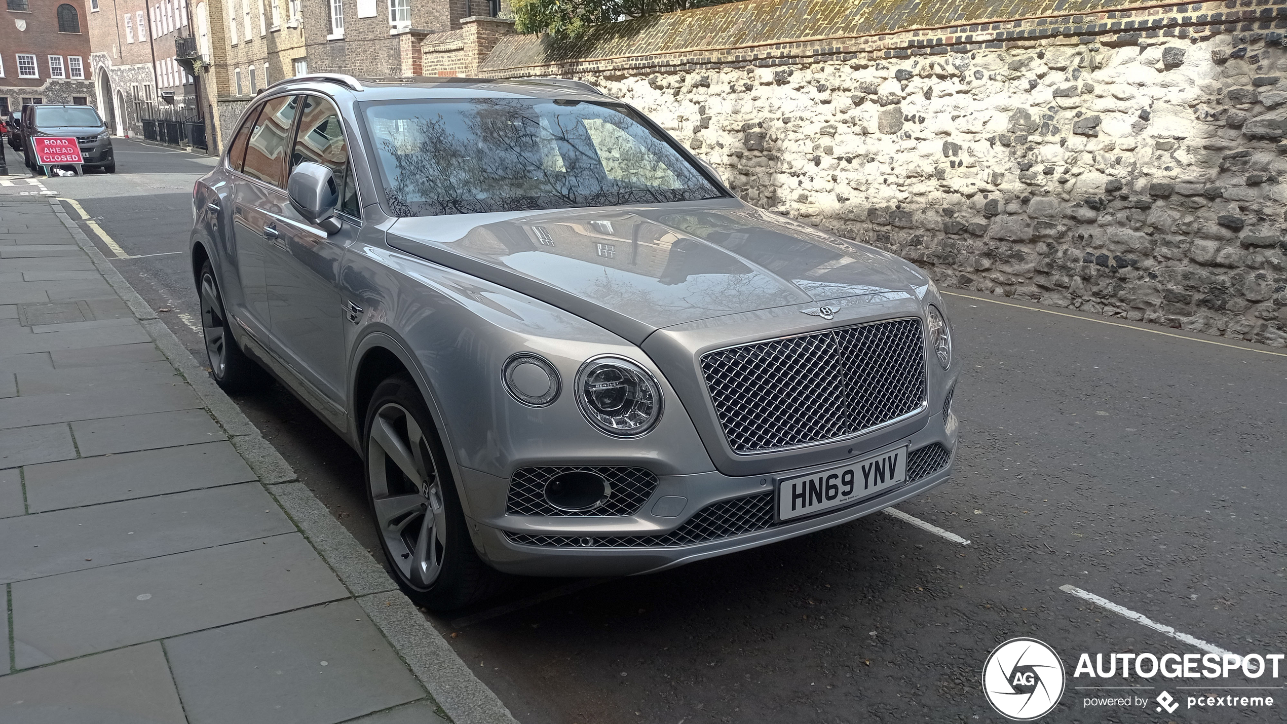 Bentley Bentayga V8