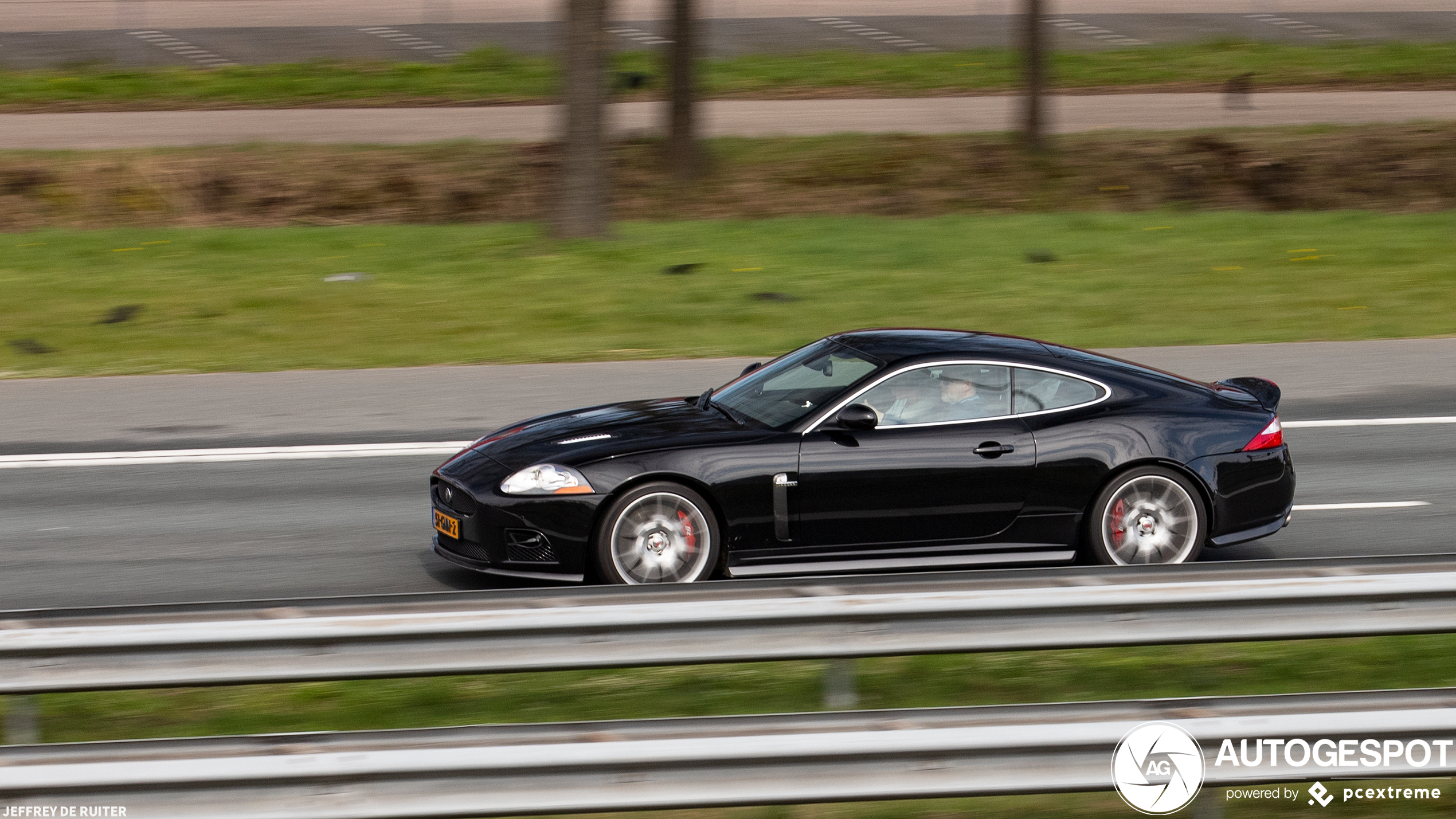 Jaguar XKR-S