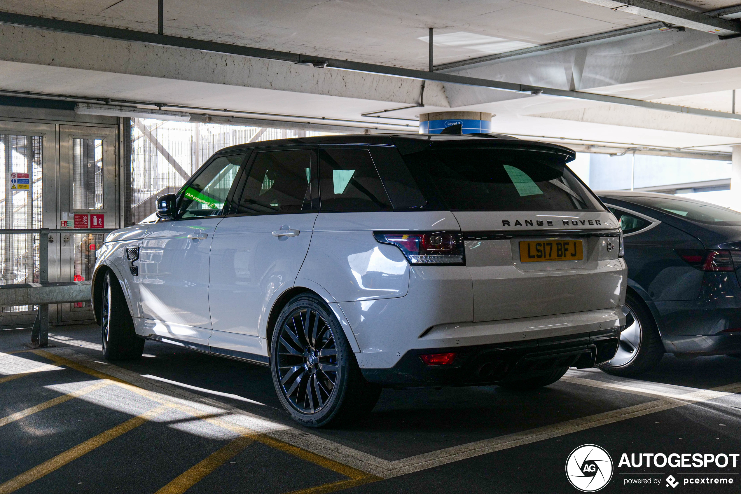 Land Rover Range Rover Sport SVR