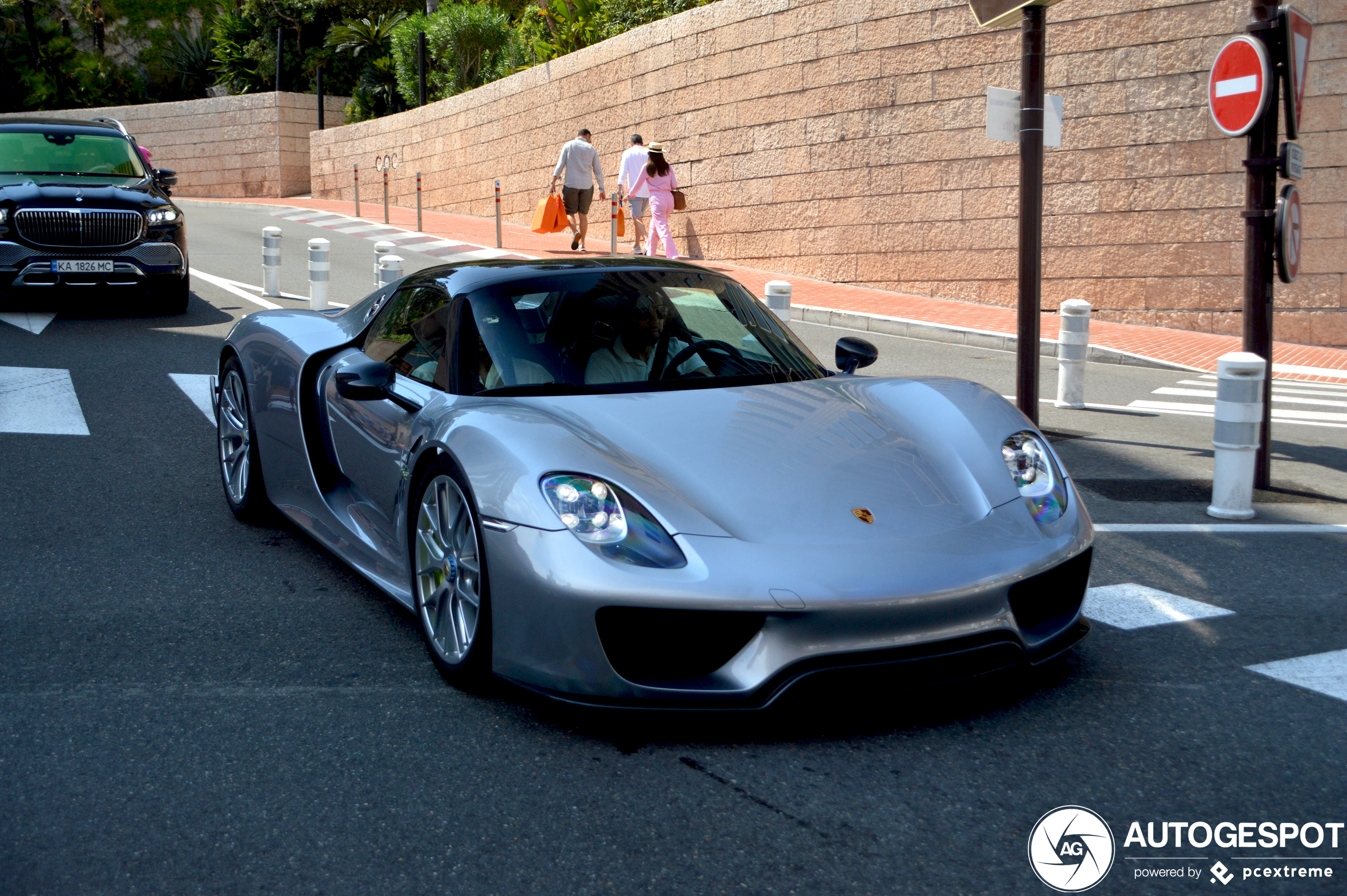 Porsche 918 Spyder Weissach Package