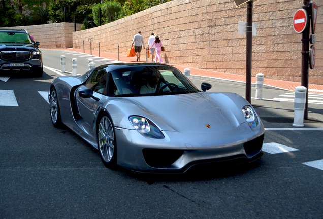 Porsche 918 Spyder Weissach Package