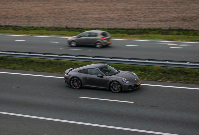 Porsche 992 Carrera 4S