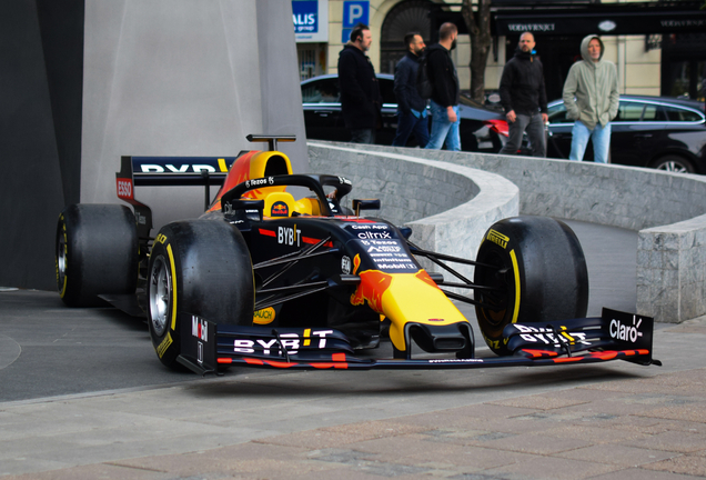 Red Bull Racing RB13