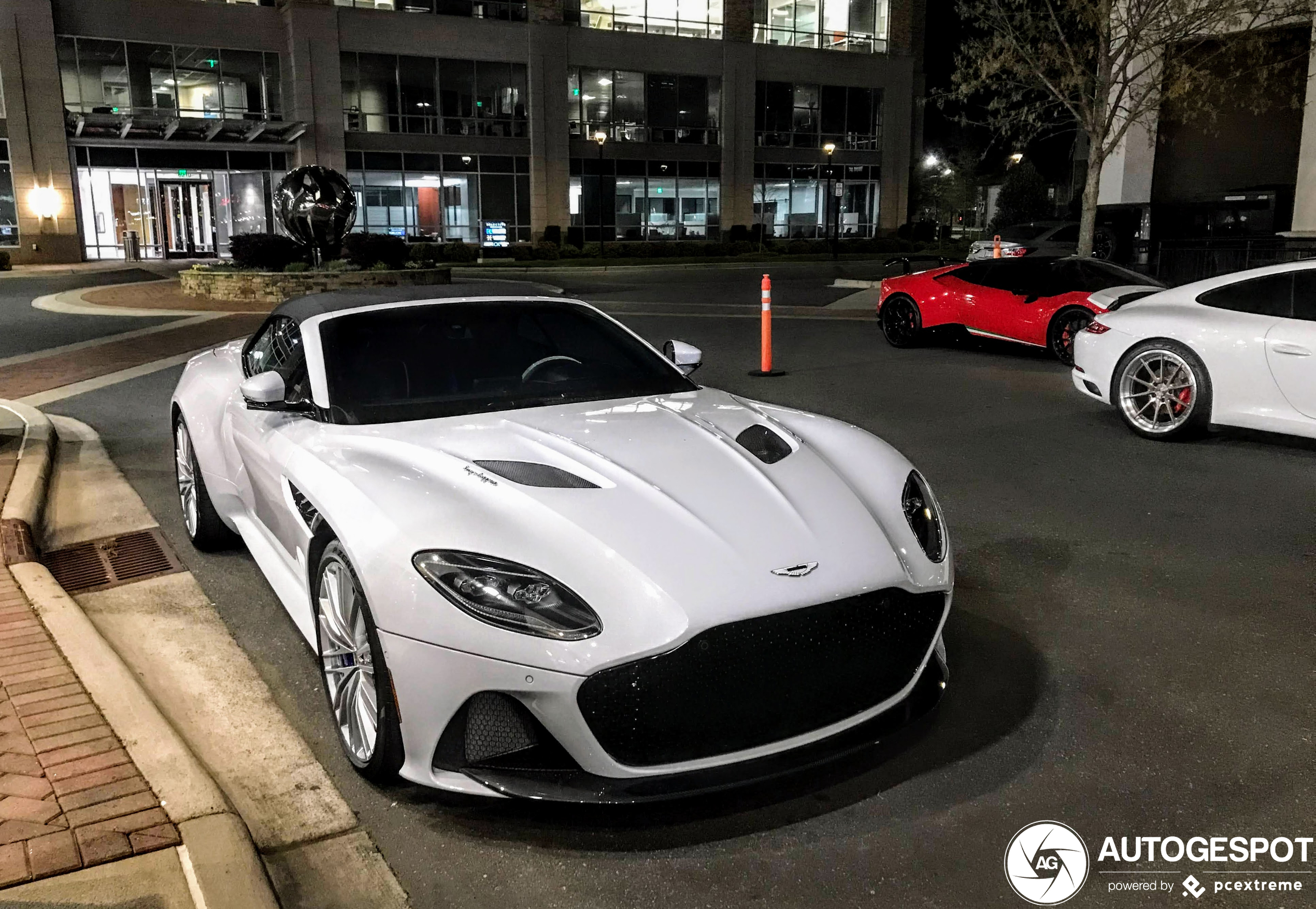 Aston Martin DBS Superleggera Volante