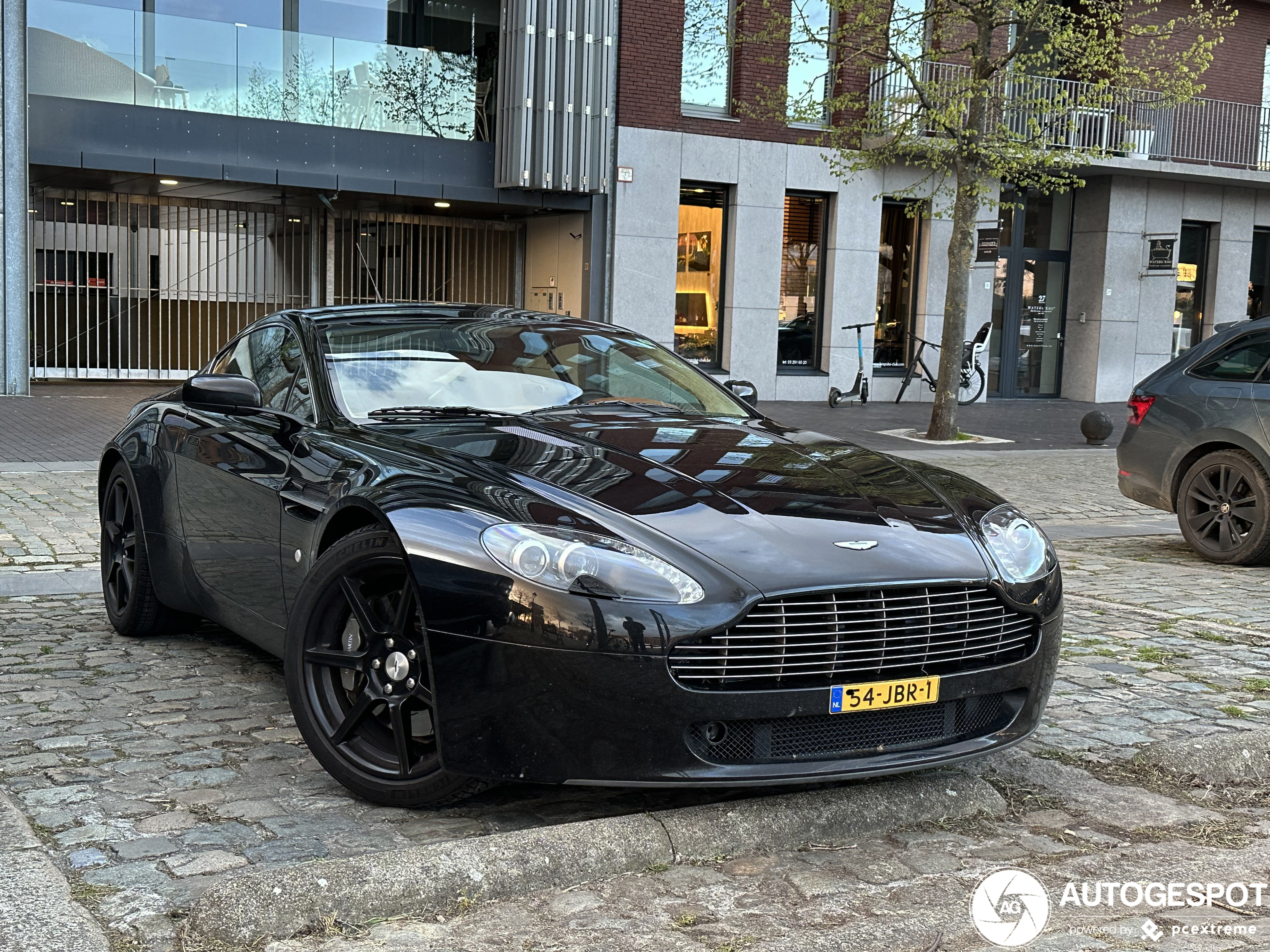 Aston Martin V8 Vantage