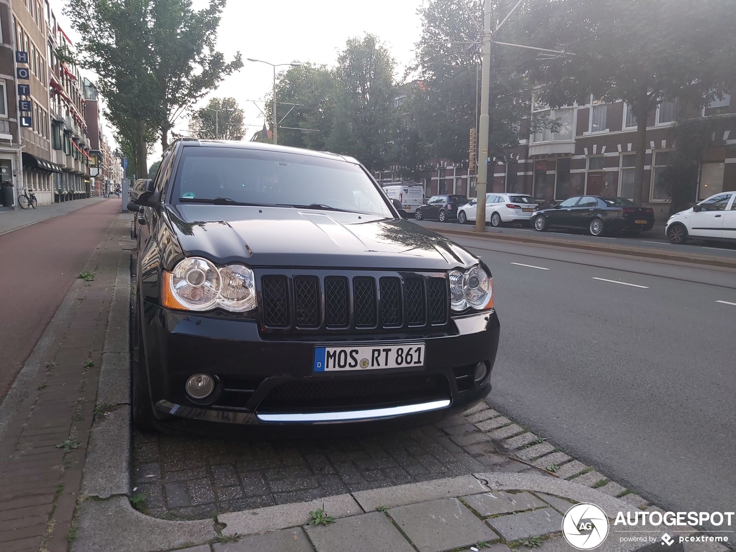 Jeep Grand Cherokee SRT-8 2005