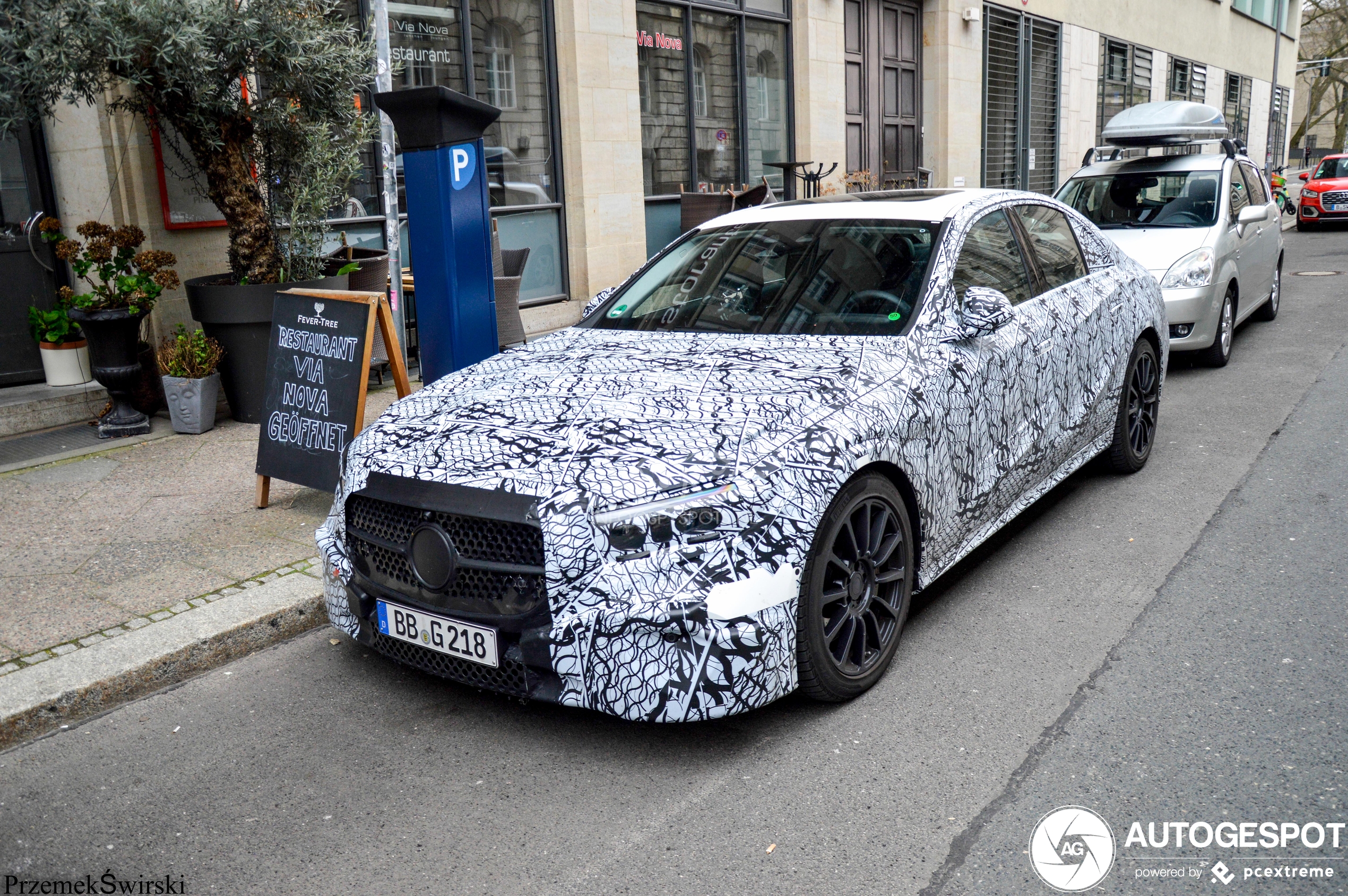 Mercedes-Benz E-Class W214