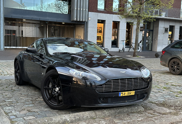 Aston Martin V8 Vantage