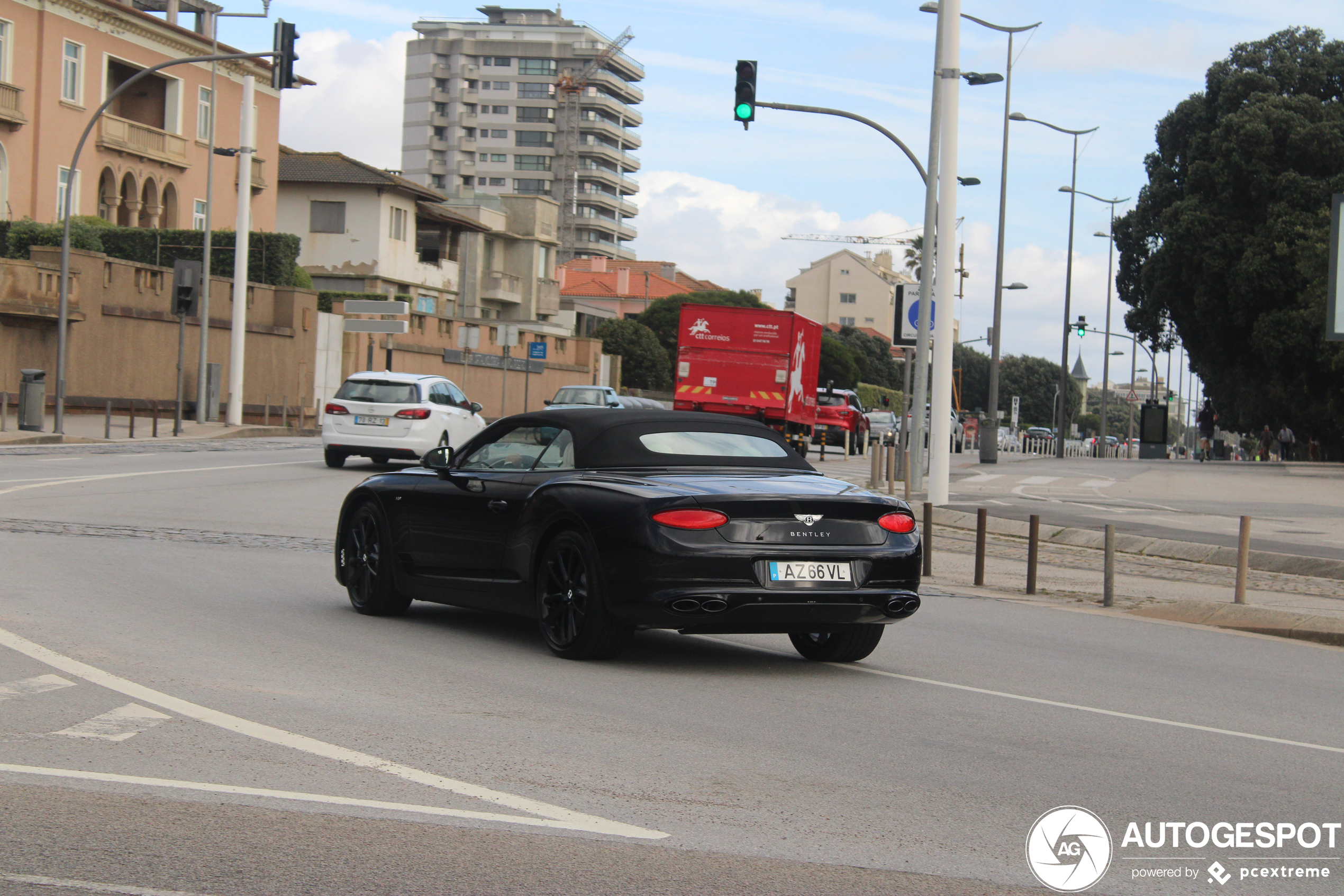 Bentley Continental GTC V8 2020