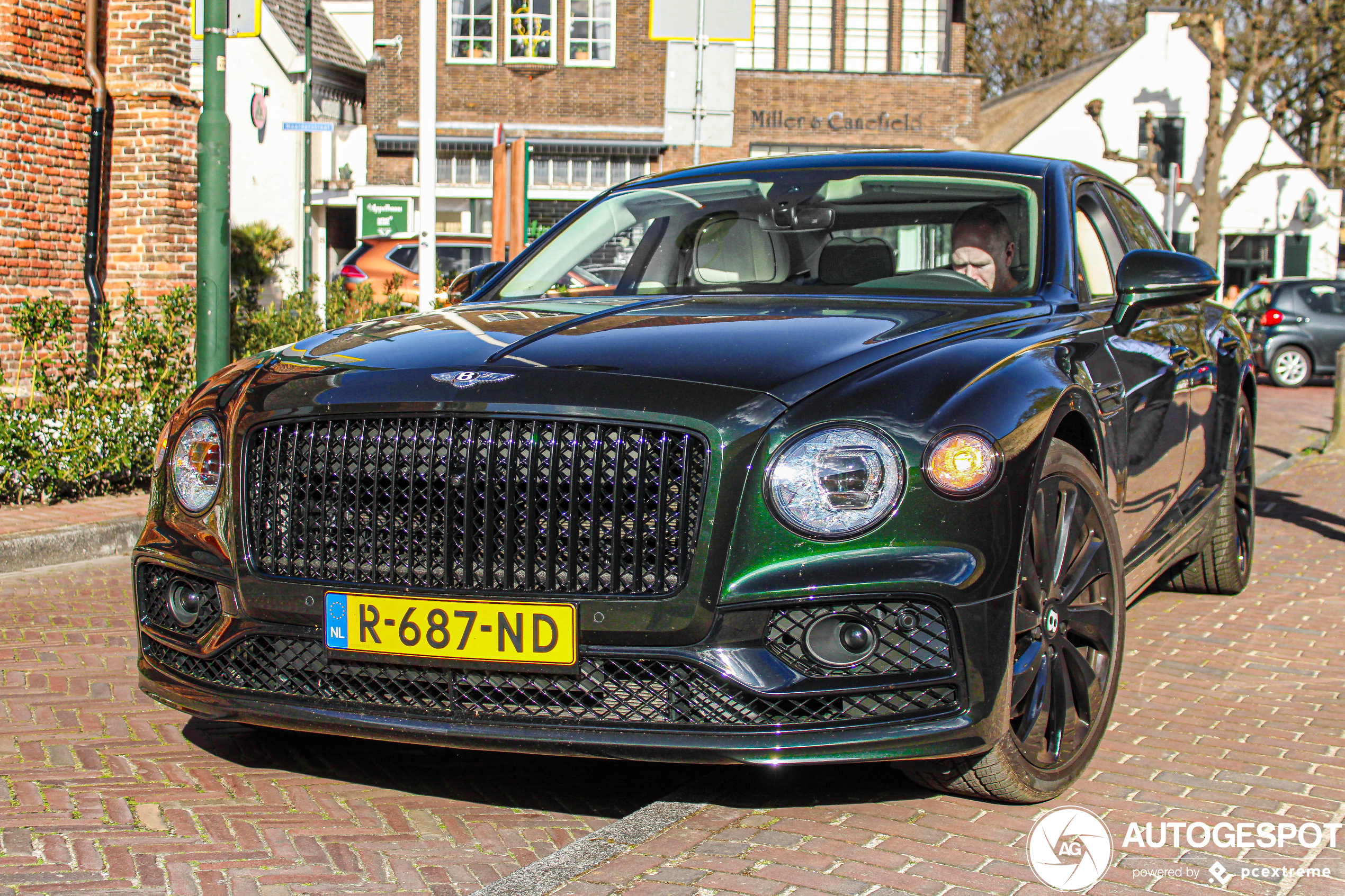 Bentley Flying Spur Hybrid