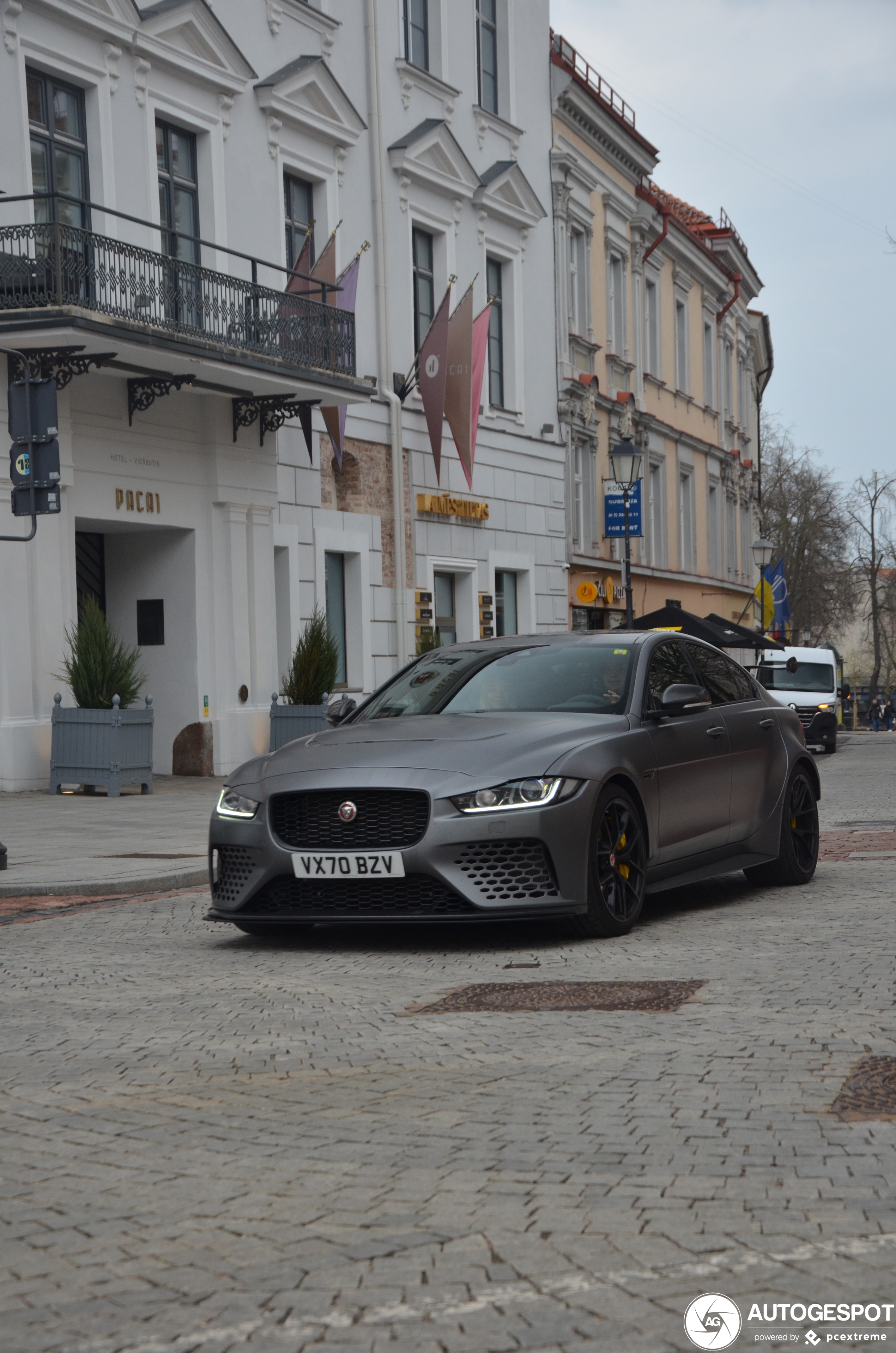 Jaguar XE SV Project 8