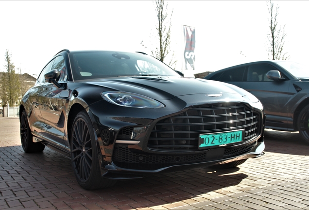 Aston Martin DBX707