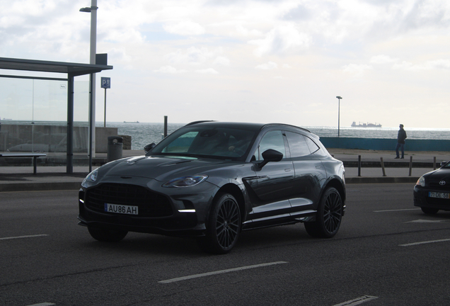 Aston Martin DBX707