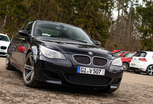 BMW M5 E60 2005