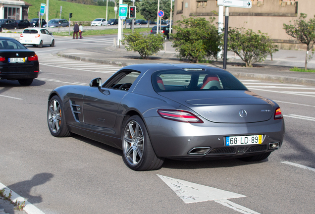 Mercedes-Benz SLS AMG