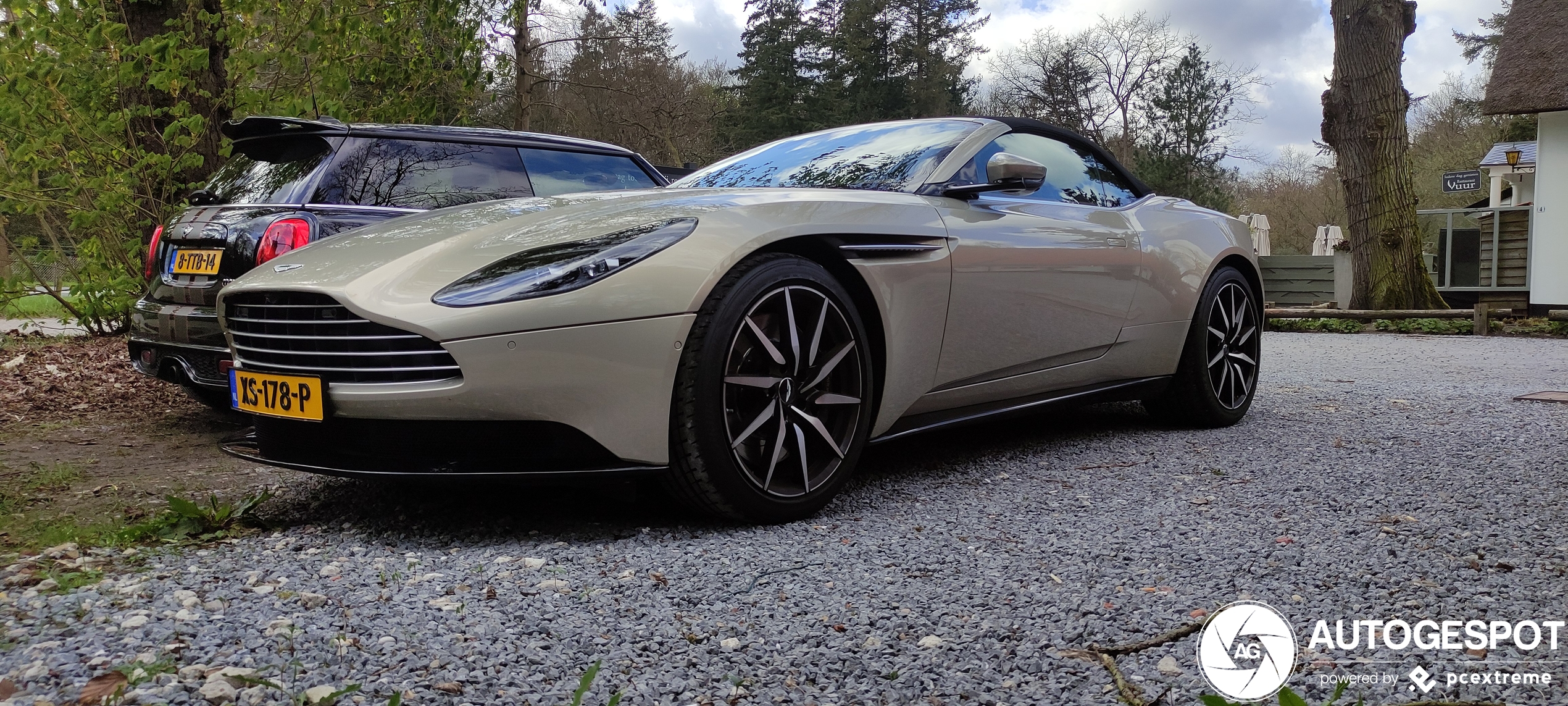 Aston Martin DB11 V8 Volante