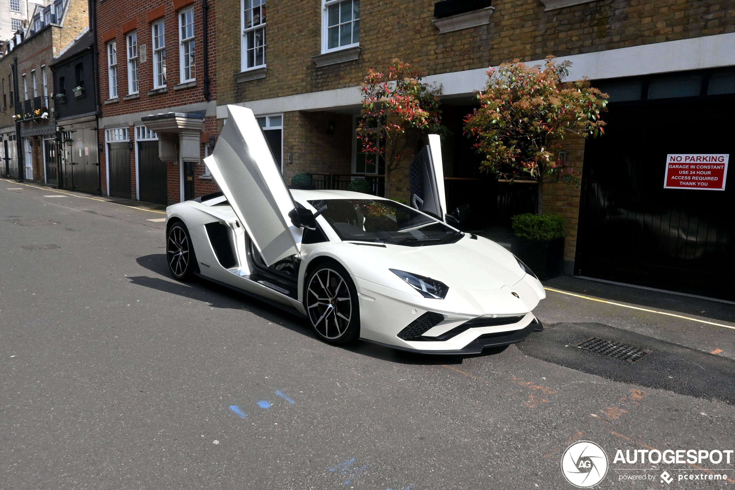 Lamborghini Aventador S LP740-4