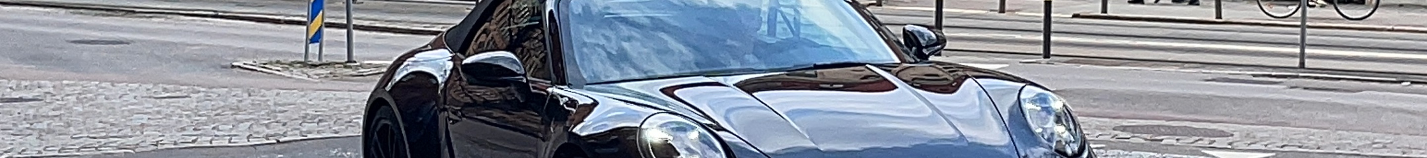 Porsche 992 Carrera 4 GTS Cabriolet