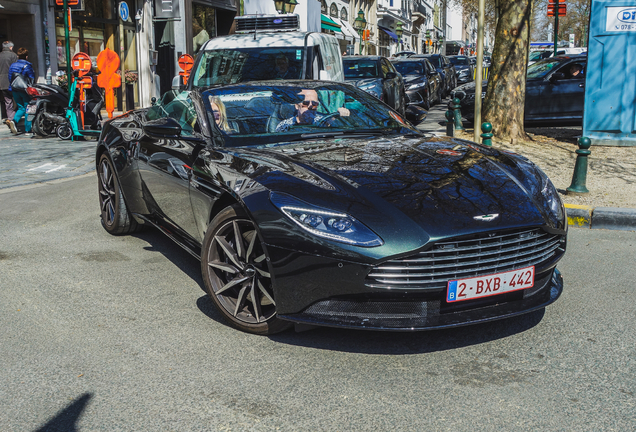 Aston Martin DB11 V8 Volante