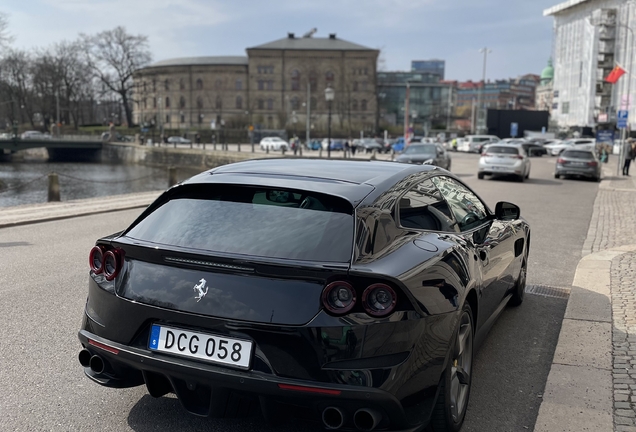 Ferrari GTC4Lusso T