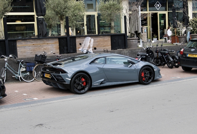 Lamborghini Huracán LP640-4 EVO