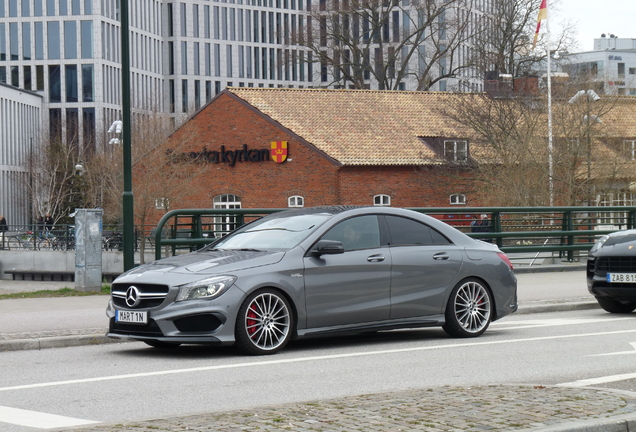 Mercedes-Benz CLA 45 AMG C117