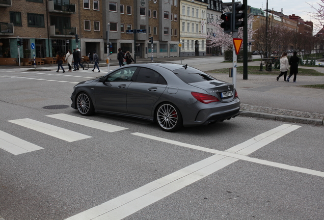 Mercedes-Benz CLA 45 AMG C117