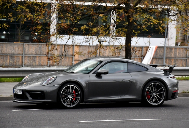 Porsche 992 Carrera 4S